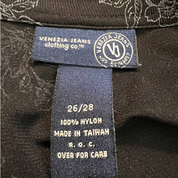 Venezia Jeans Tunic Top in Black and White Floral Print, Button Up, Size 26 28 - Picture 4 of 5